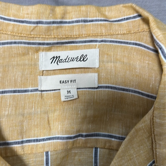 Madewell Easy Fit short sleeve button down - Picture 2 of 2